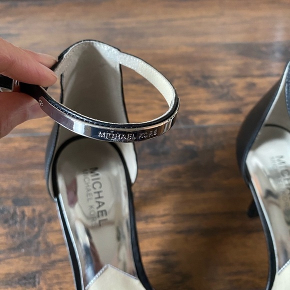 Michael Kors Womens Kristen Mid Ankle Strap Heels - Picture 7 of 11